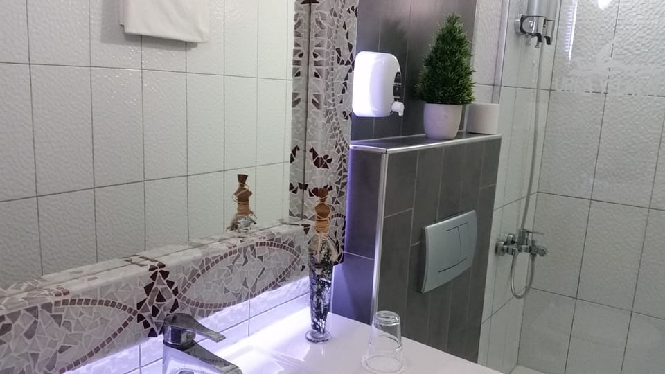 Deluxe Double Room, Balcony, Sea View (Karayel) | Bathroom | Free toiletries, hair dryer, slippers, towels
