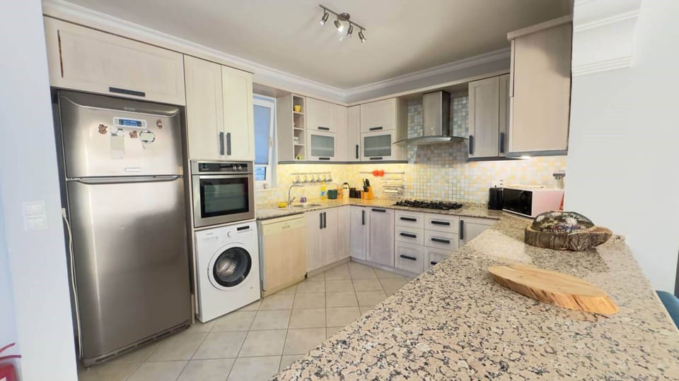 Panoramic Villa, 3 Bedrooms | Private kitchen | Fridge, microwave, stovetop, electric kettle