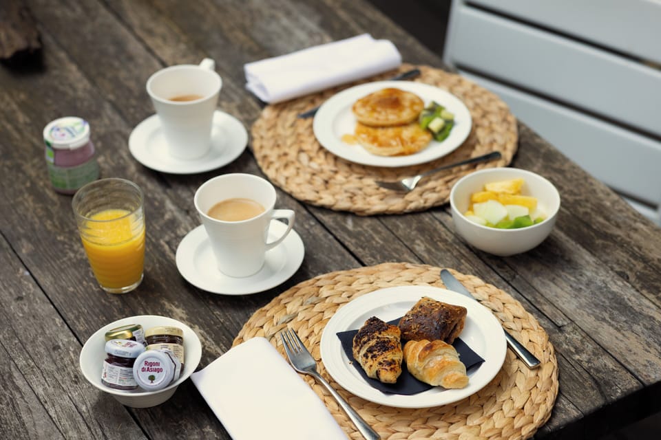 Daily buffet breakfast for a fee