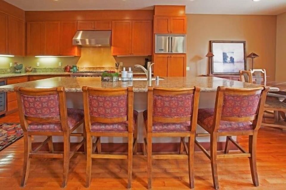 Townhome, 4 Bedrooms, Mountain View (Timbers #1033) | Private kitchen | Coffee/tea maker, fridge, microwave, oven