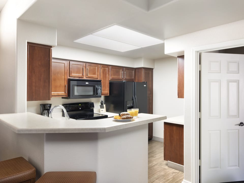 Fridge, microwave