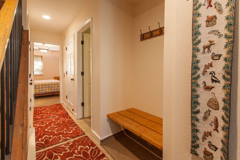 Townhome, 3 Bedrooms (Snowflower #62) | Hallway