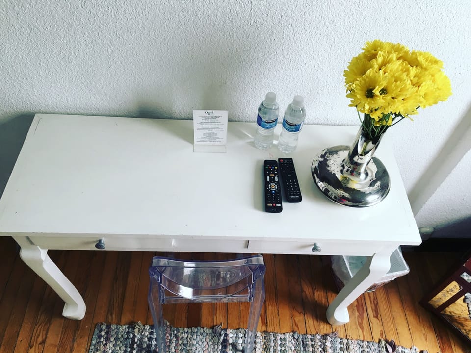 Standard Room, 1 King Bed, Patio (C3) | In-room safe, individually decorated, individually furnished, desk