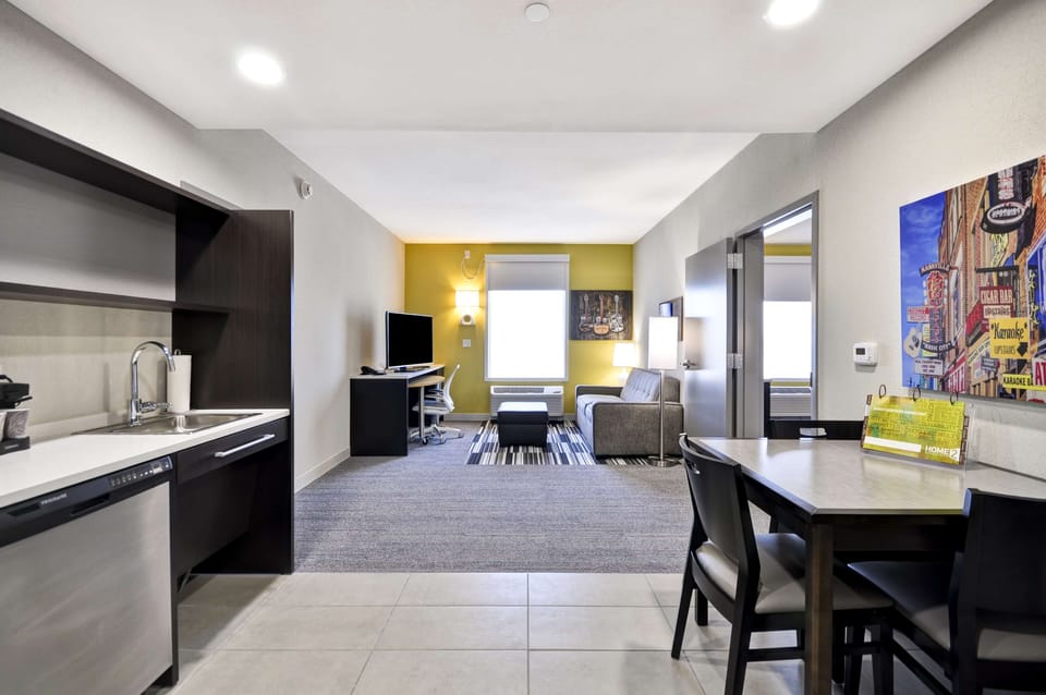 Suite, 1 Bedroom, Non Smoking | Egyptian cotton sheets, premium bedding, desk, laptop workspace