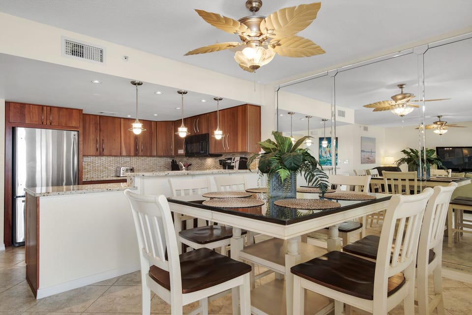 Plenty Space for Family Dining