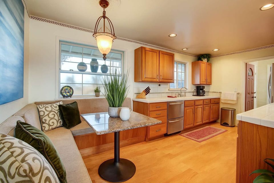 Breakfast nook