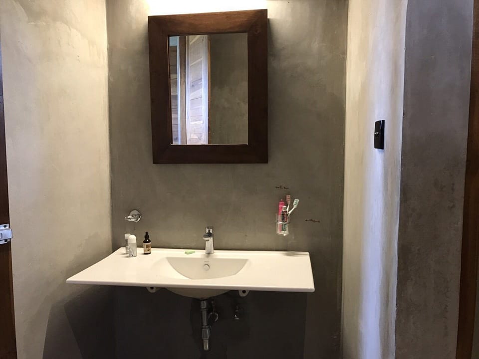 Elite Quadruple Room, Multiple Beds, Courtyard View | Bathroom sink