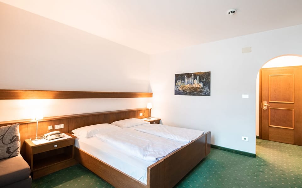 Double Room, Mountain View | In-room safe, individually furnished, desk, cribs/infant beds