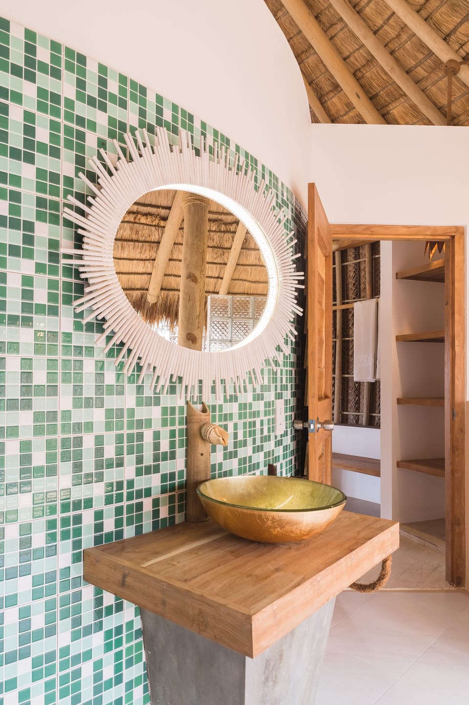 Luxury Cabin, 1 Double Bed, Sea View | Bathroom sink