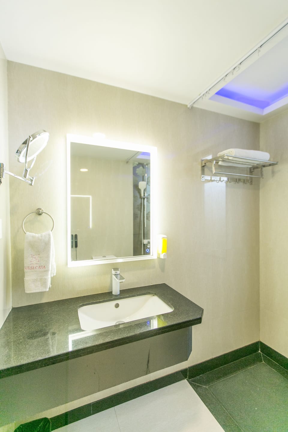 Deluxe Room | Bathroom | Free toiletries, towels