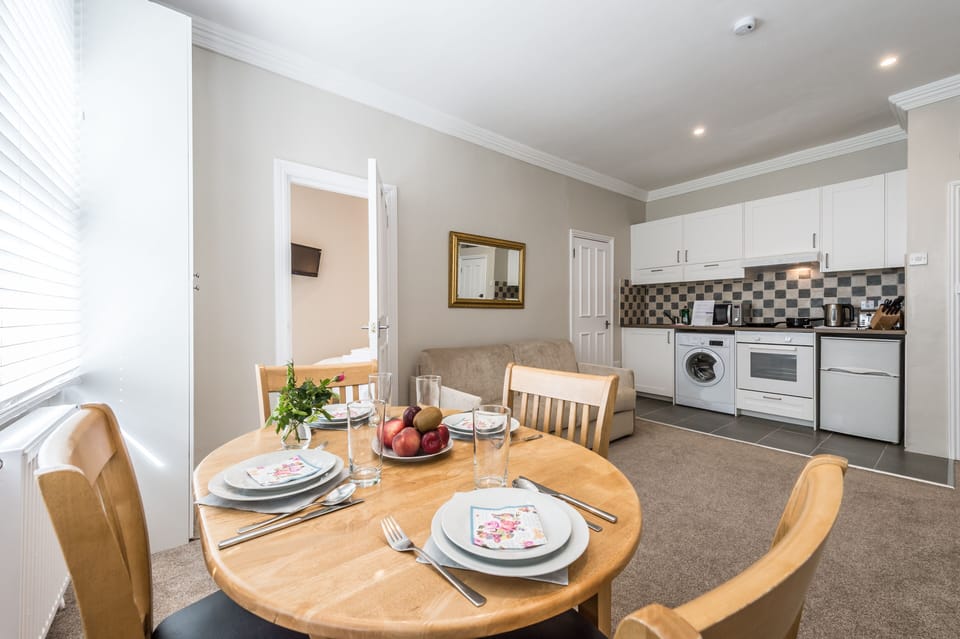 Lounge with Kitchenette