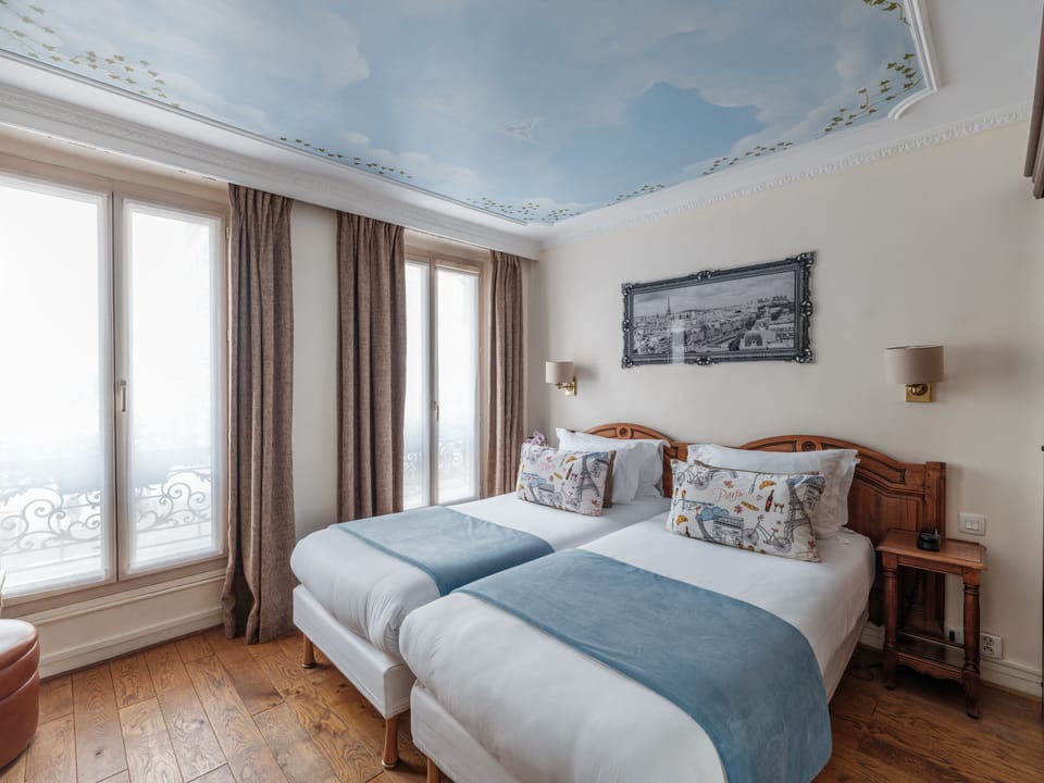 Superior Twin Room | Desk, soundproofing, WiFi (free), individually decorated