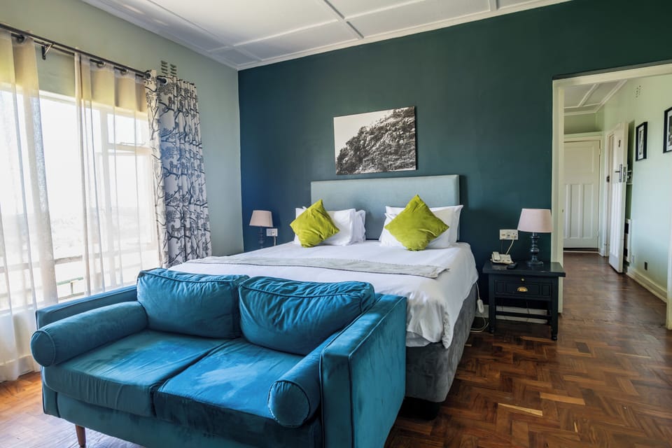Family Suite 2 bedrooms (4 pax) | Premium bedding, in-room safe, desk, laptop workspace