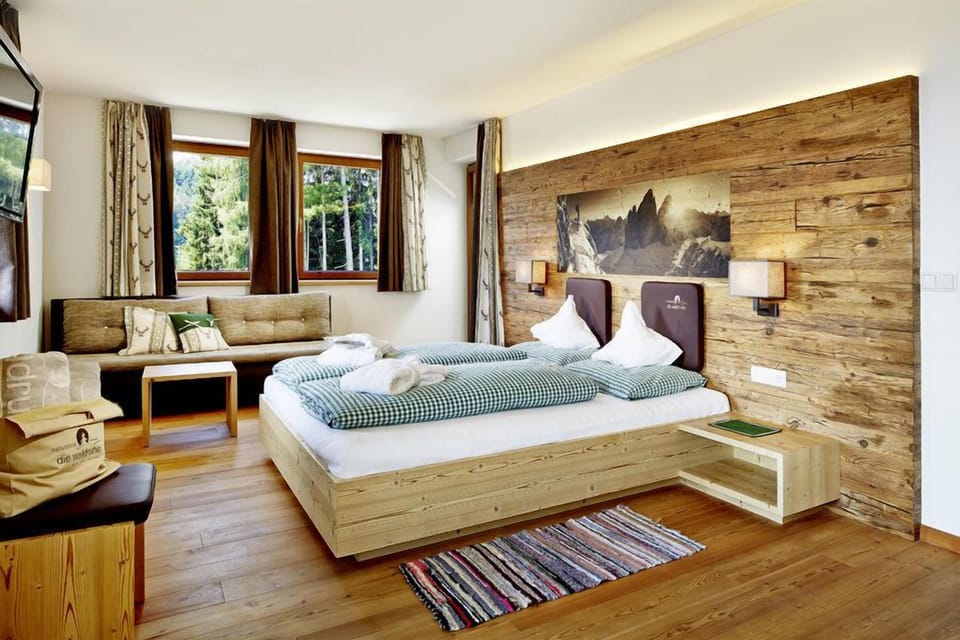 Deluxe Double Room, 1 Bedroom | Premium bedding, in-room safe, desk, soundproofing