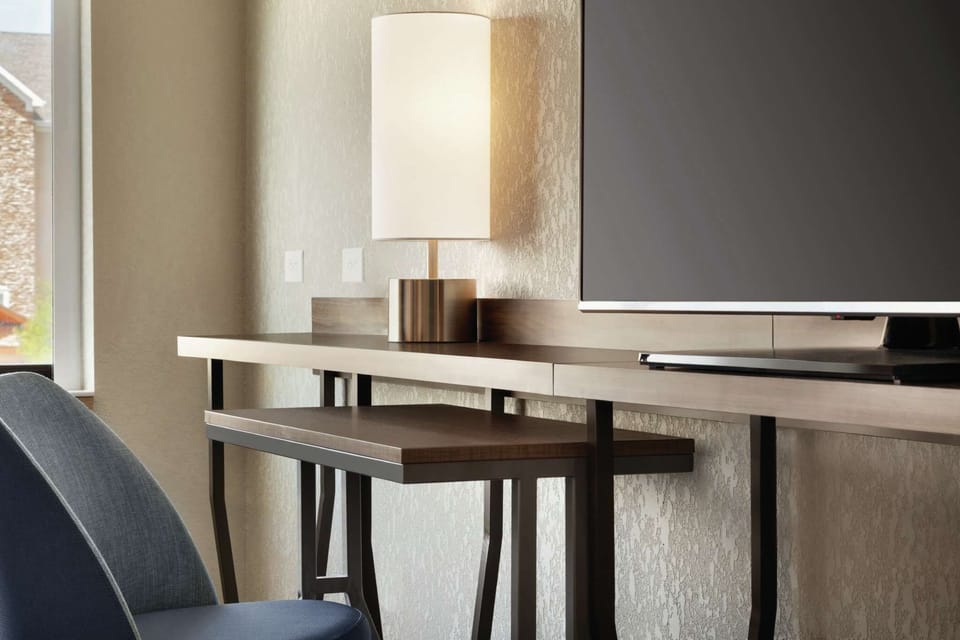 Minibar, laptop workspace, blackout drapes, free WiFi