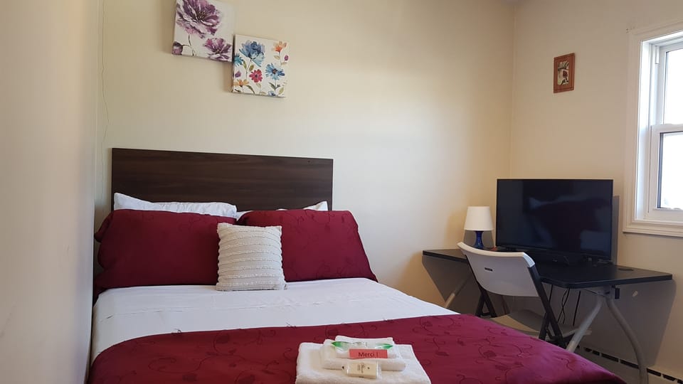 Standard Room, 1 Double Bed, 2 Bathrooms, Ground Floor | Individually decorated, individually furnished, desk, laptop workspace