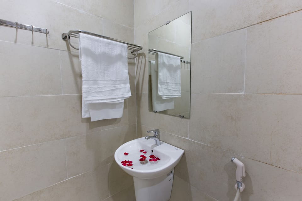 Bathroom sink