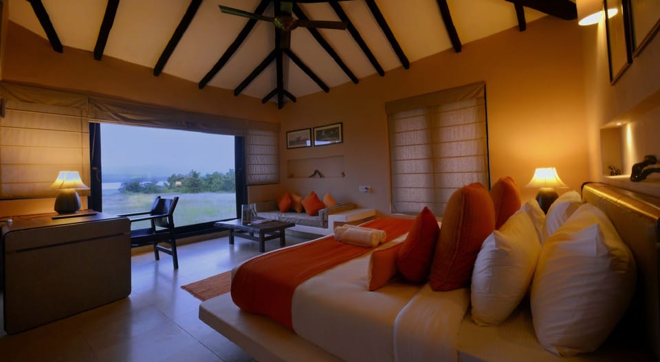 Luxury Cottage, 1 King Bed, Non Smoking | Premium bedding, desk, bed sheets