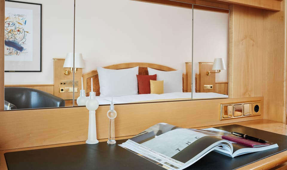 Premium bedding, in-room safe, desk, laptop workspace