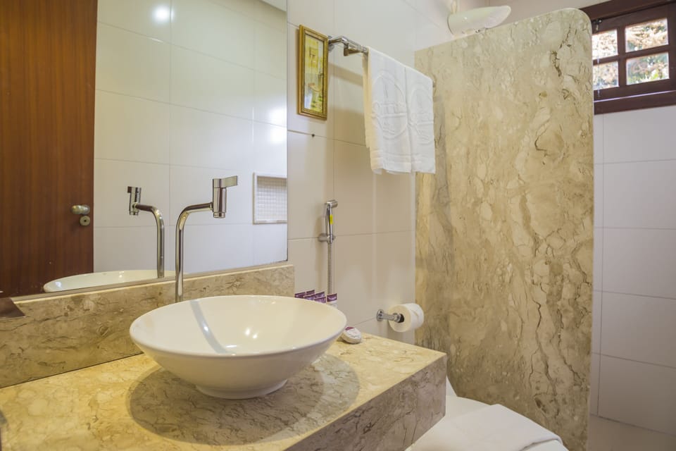 Deluxe Room, 1 Double Bed | Minibar, desk, laptop workspace, blackout drapes