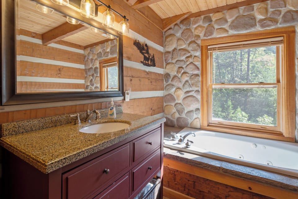 Whirlpool tub and walk-in shower – unwind your way
