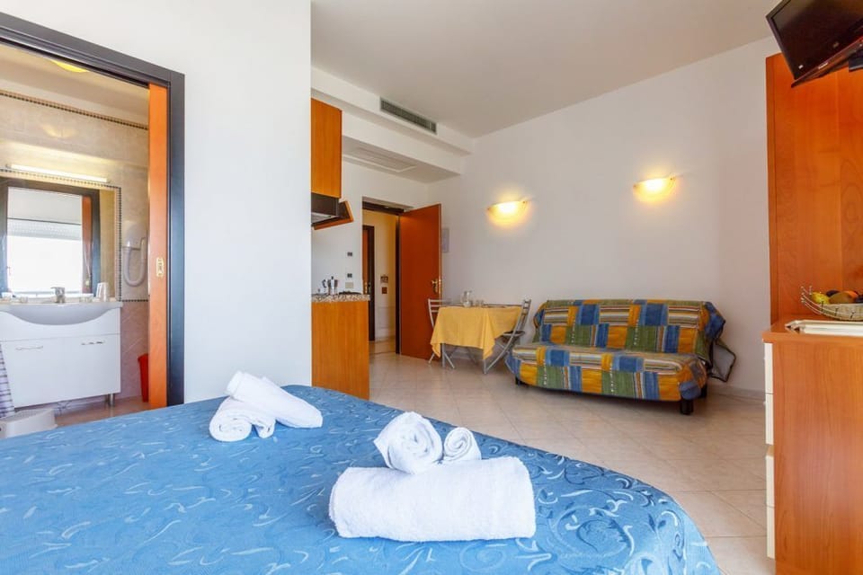Studio, Sea View (4 pax) | Living room | LCD TV
