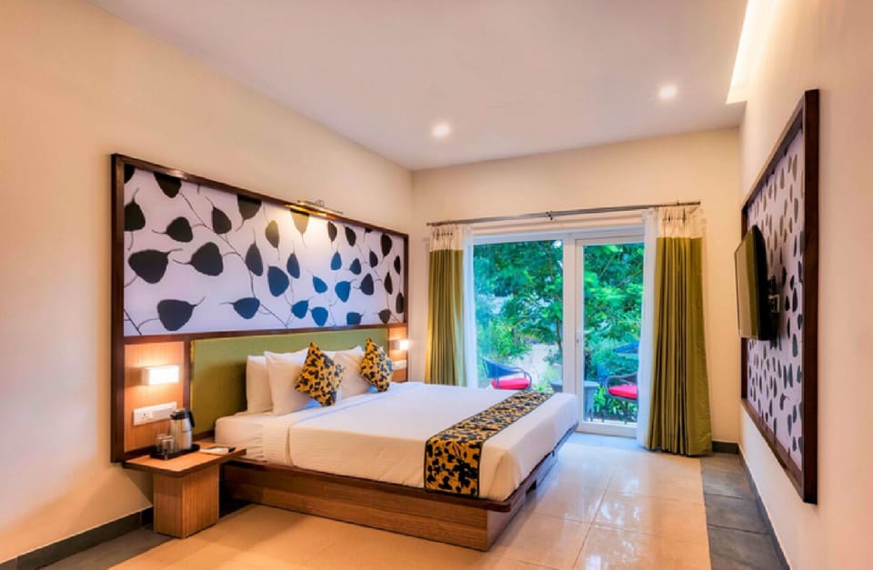 Premier Villa With Balcony | In-room safe, desk, blackout drapes, iron/ironing board