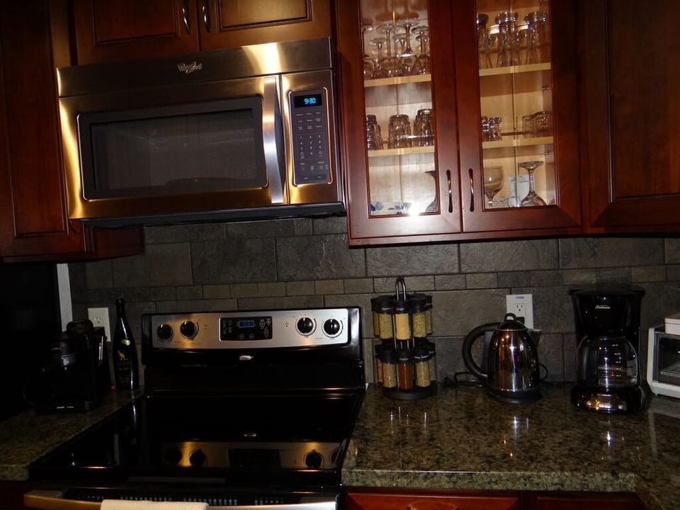 buitiful newly remodeled kitchen