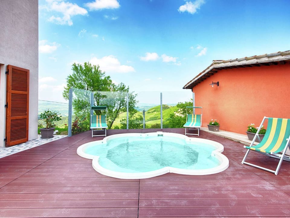 Holiday Home Swimming Pool