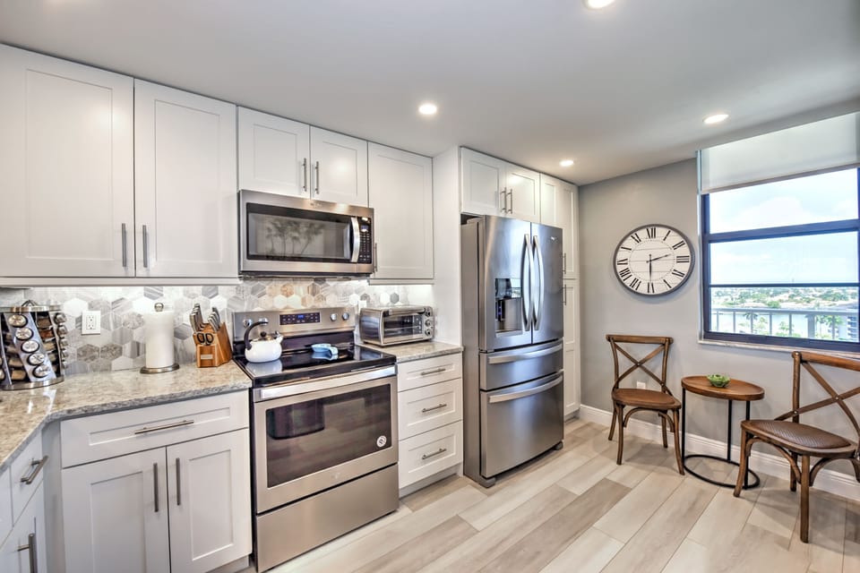 Full kitchen