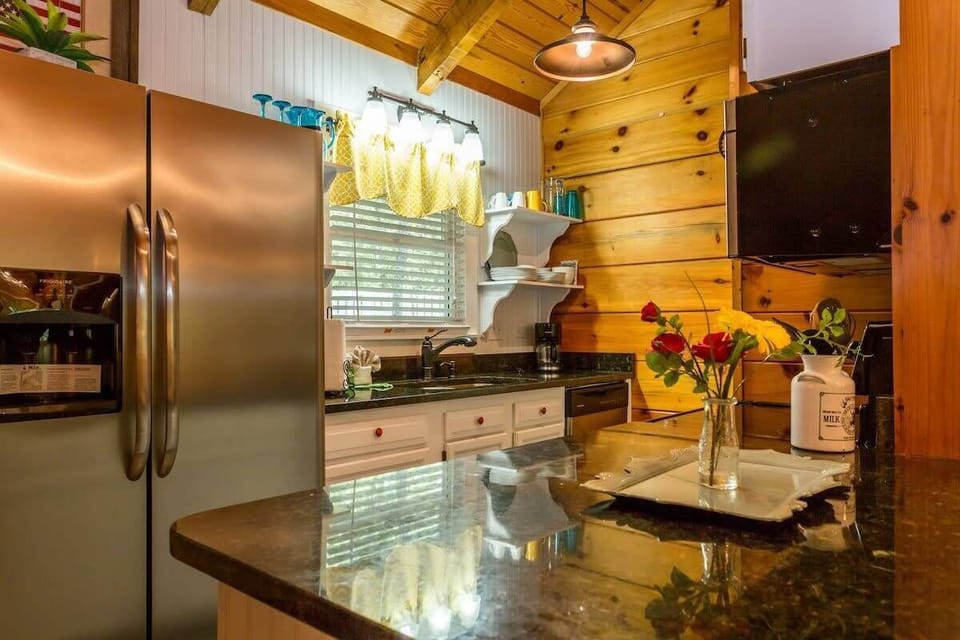 Gorgeous Stocked Kitchen With Granite Tops And Stainless Appliances!
