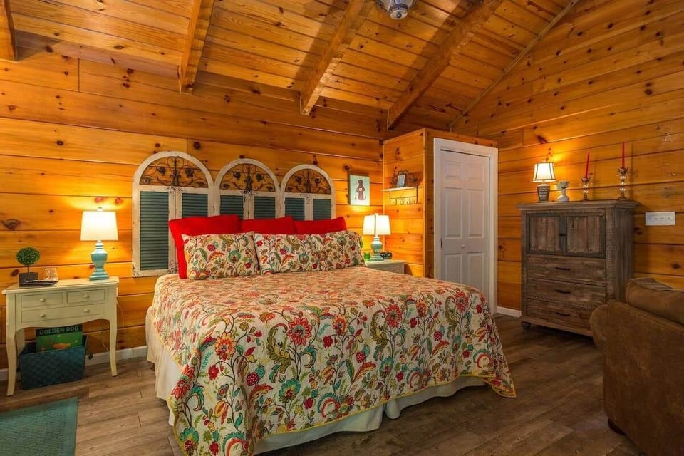 Comfy Queen Bed!