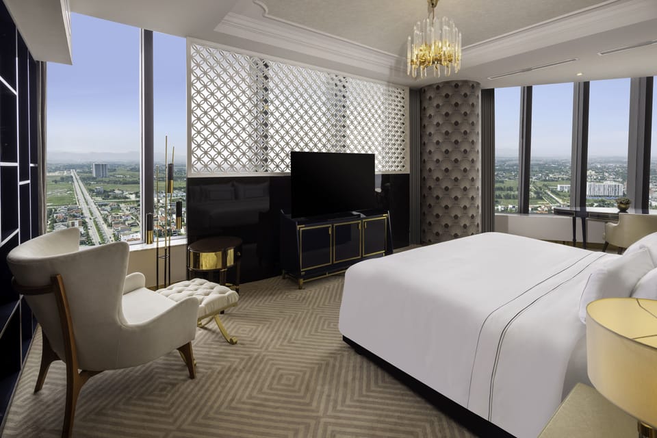 Presidential Suite | Premium bedding, memory foam beds, minibar, in-room safe