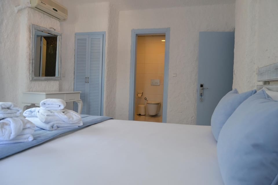 Premium bedding, in-room safe, desk, soundproofing