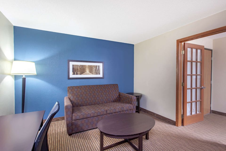Desk, blackout drapes, iron/ironing board, free WiFi