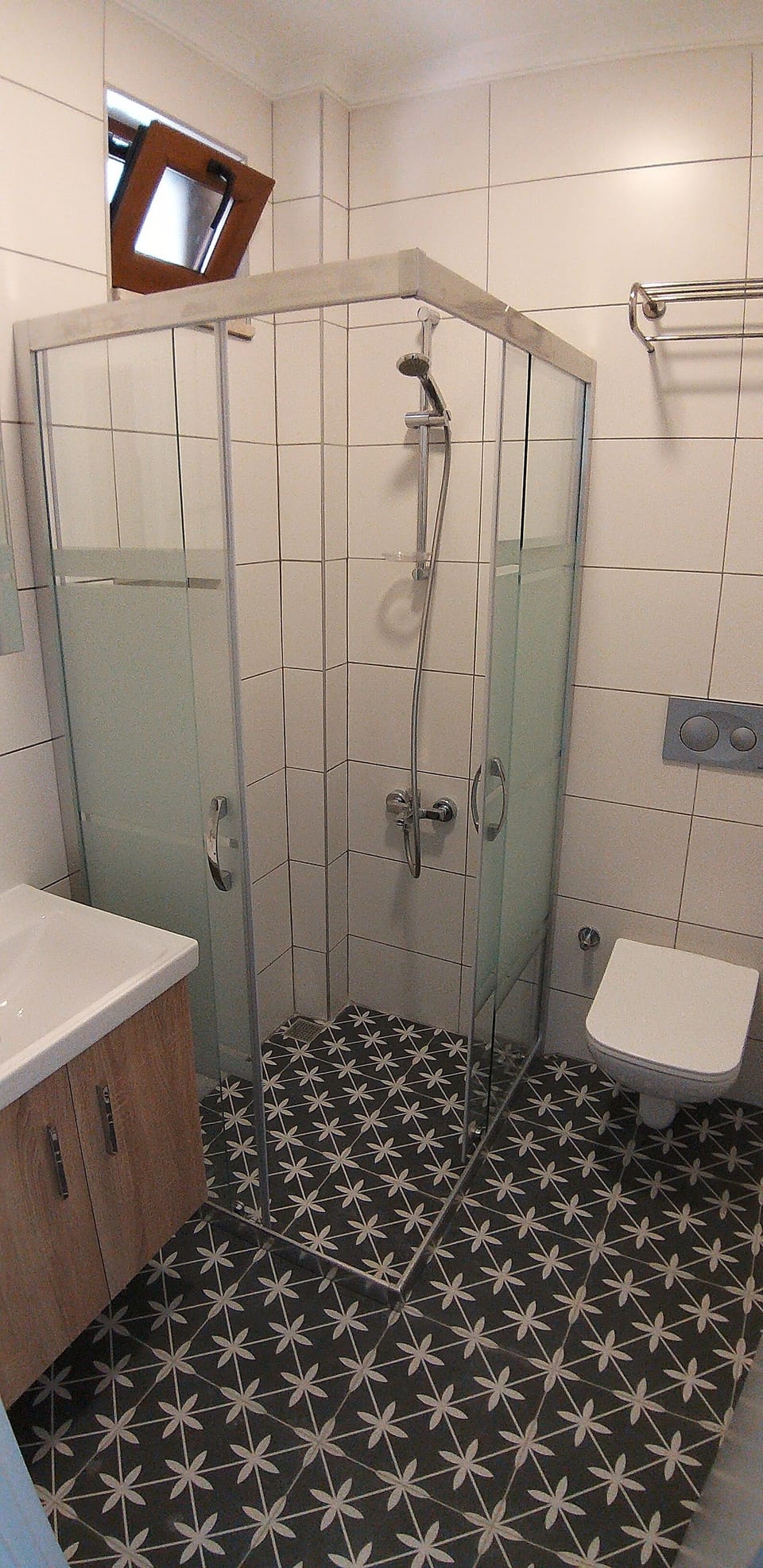 Standard Double Room, Balcony | Bathroom | Shower, free toiletries, hair dryer, slippers