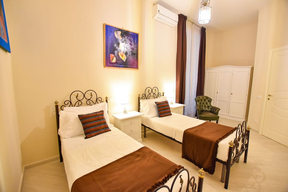 Comfort Double or Twin Room, 2 Twin Beds, Ensuite | 4 bedrooms, Egyptian cotton sheets, premium bedding, down comforters