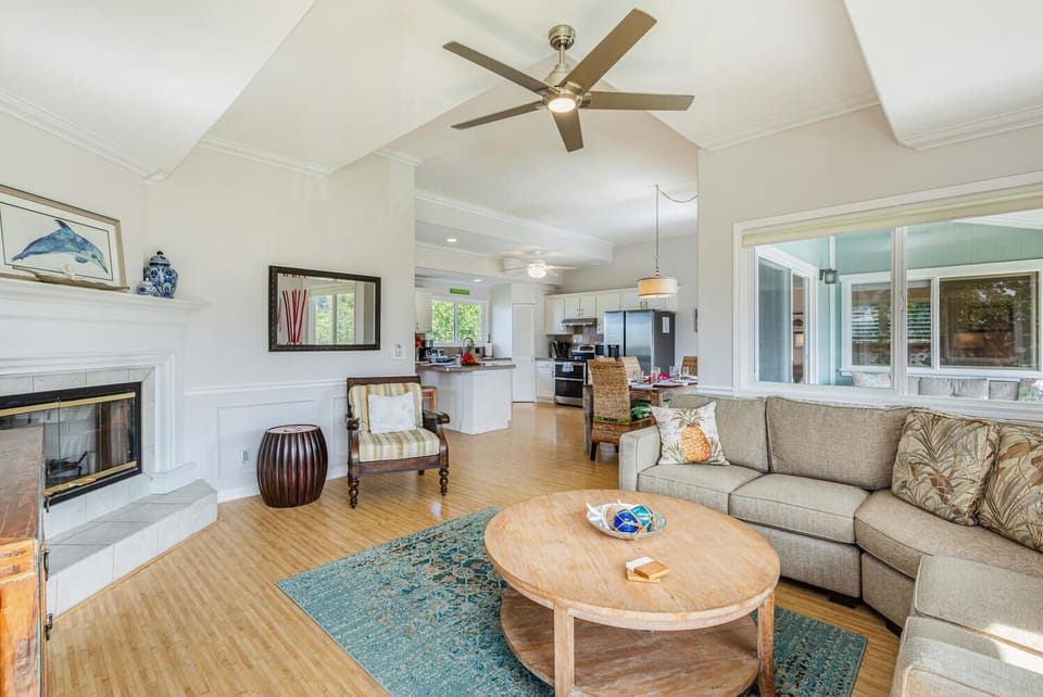 Upstairs Living Area