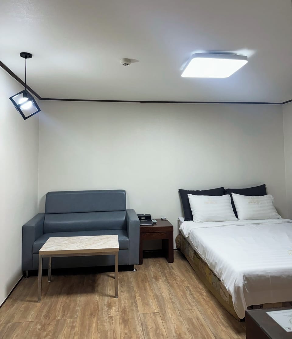 Double Room | Free WiFi