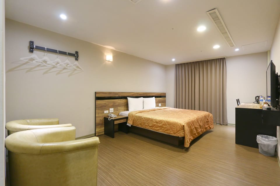 Desk, bed sheets