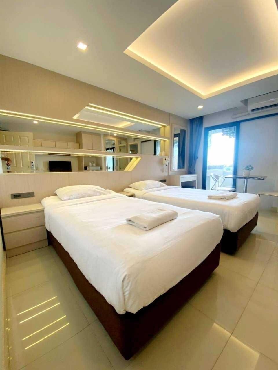 In-room safe, desk, blackout drapes, free WiFi