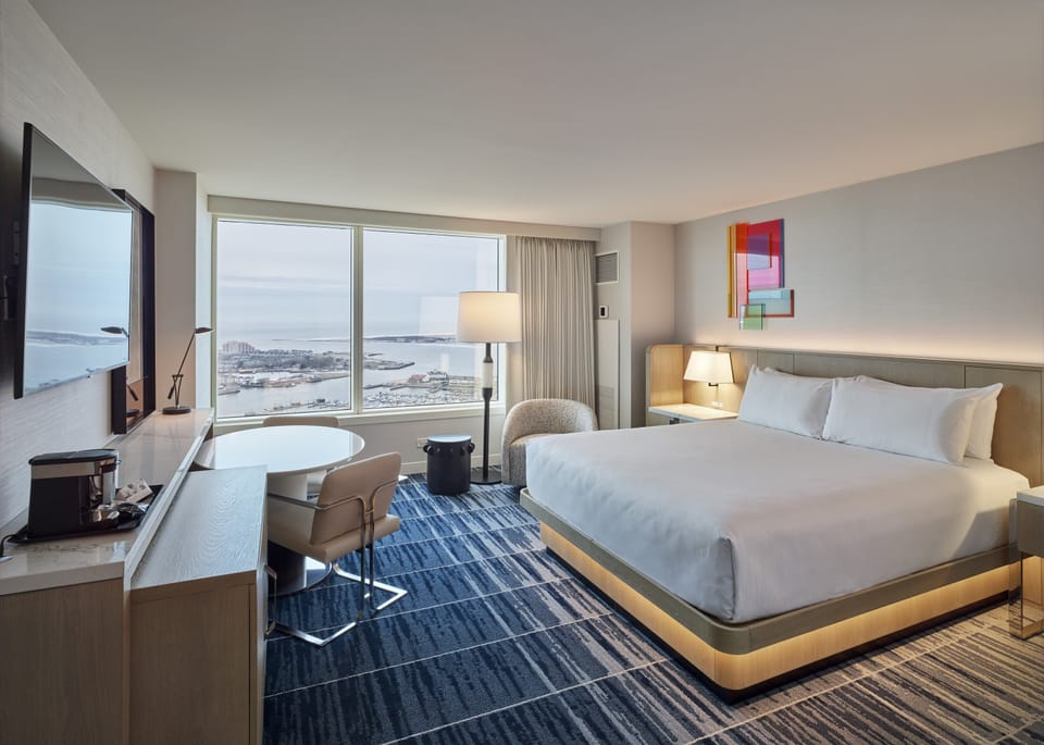 Premium bedding, in-room safe, desk, iron/ironing board