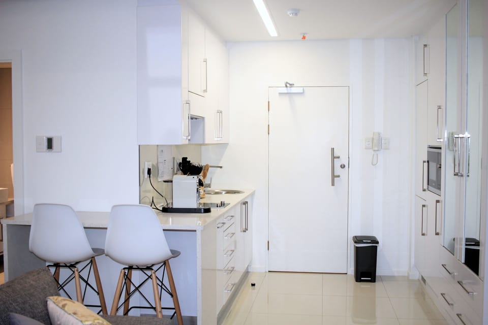 Studio | Living area | Flat-screen TV