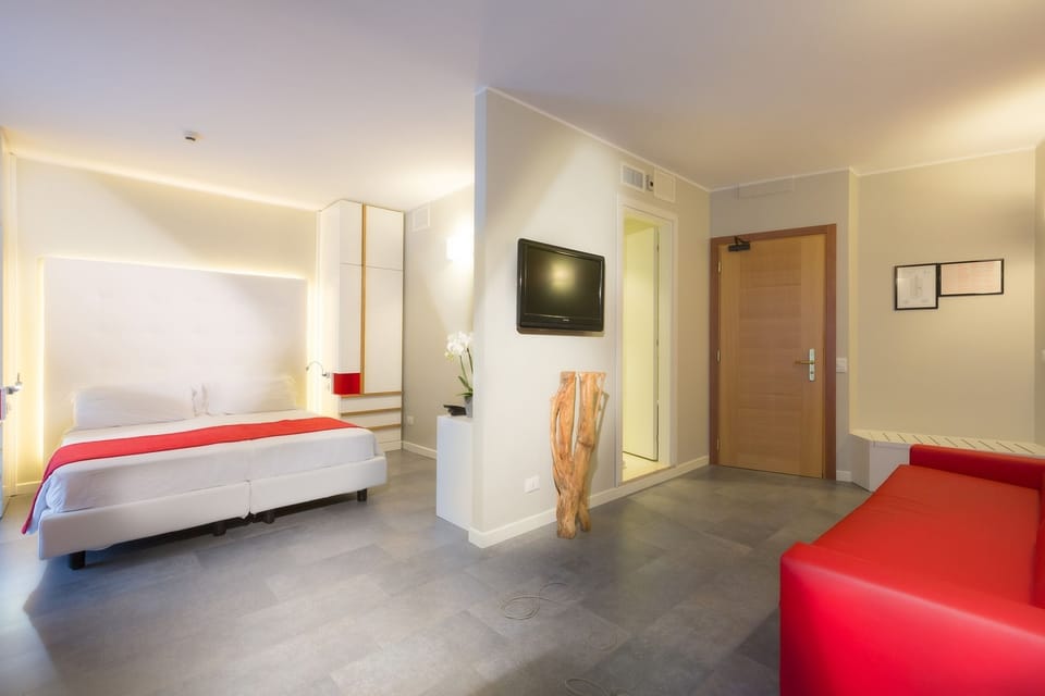 Junior Suite | Egyptian cotton sheets, premium bedding, down comforters, pillowtop beds