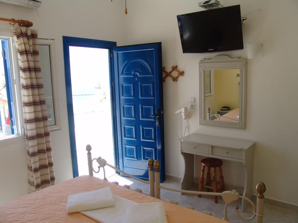 In-room safe, iron/ironing board, free WiFi, bed sheets