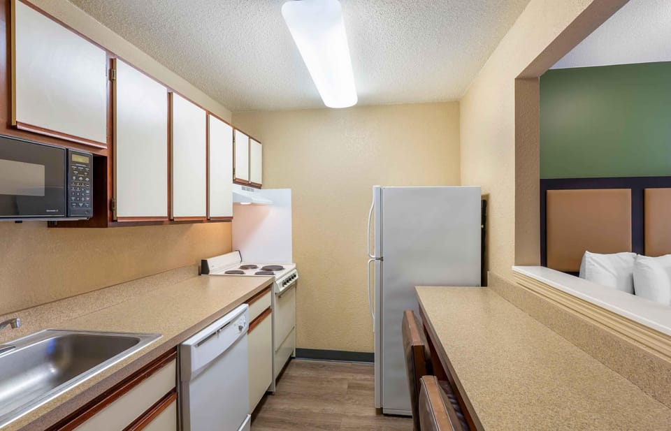 Deluxe Studio, Multiple Beds, Non Smoking | Private kitchen | Full-size fridge, microwave, oven, dishwasher