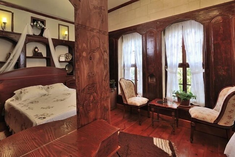 Deluxe Double Room | Free minibar, in-room safe, iron/ironing board, free WiFi