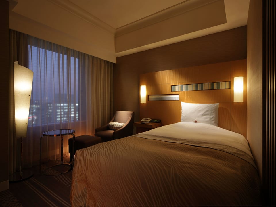Standard Single Room, 1 Large Single Bed, Non Smoking | Minibar, in-room safe, desk, blackout drapes