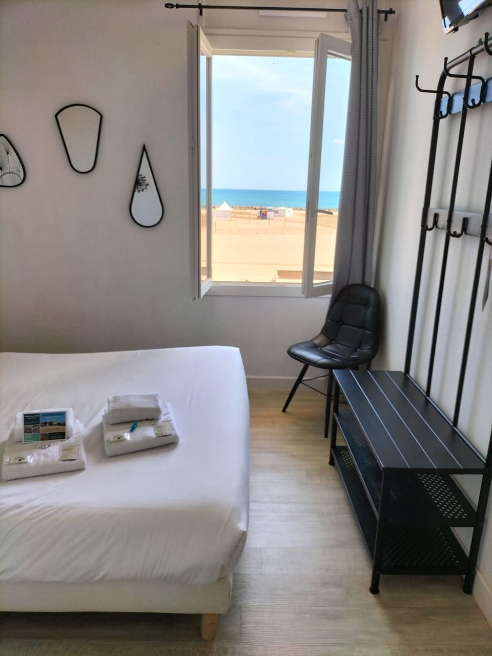 Family Room | Iron/ironing board (on request), WiFi (free), bed sheets