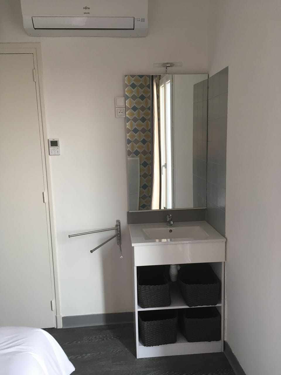 Standard Double Room, Partial Sea View | Iron/ironing board (on request), WiFi (free), bed sheets